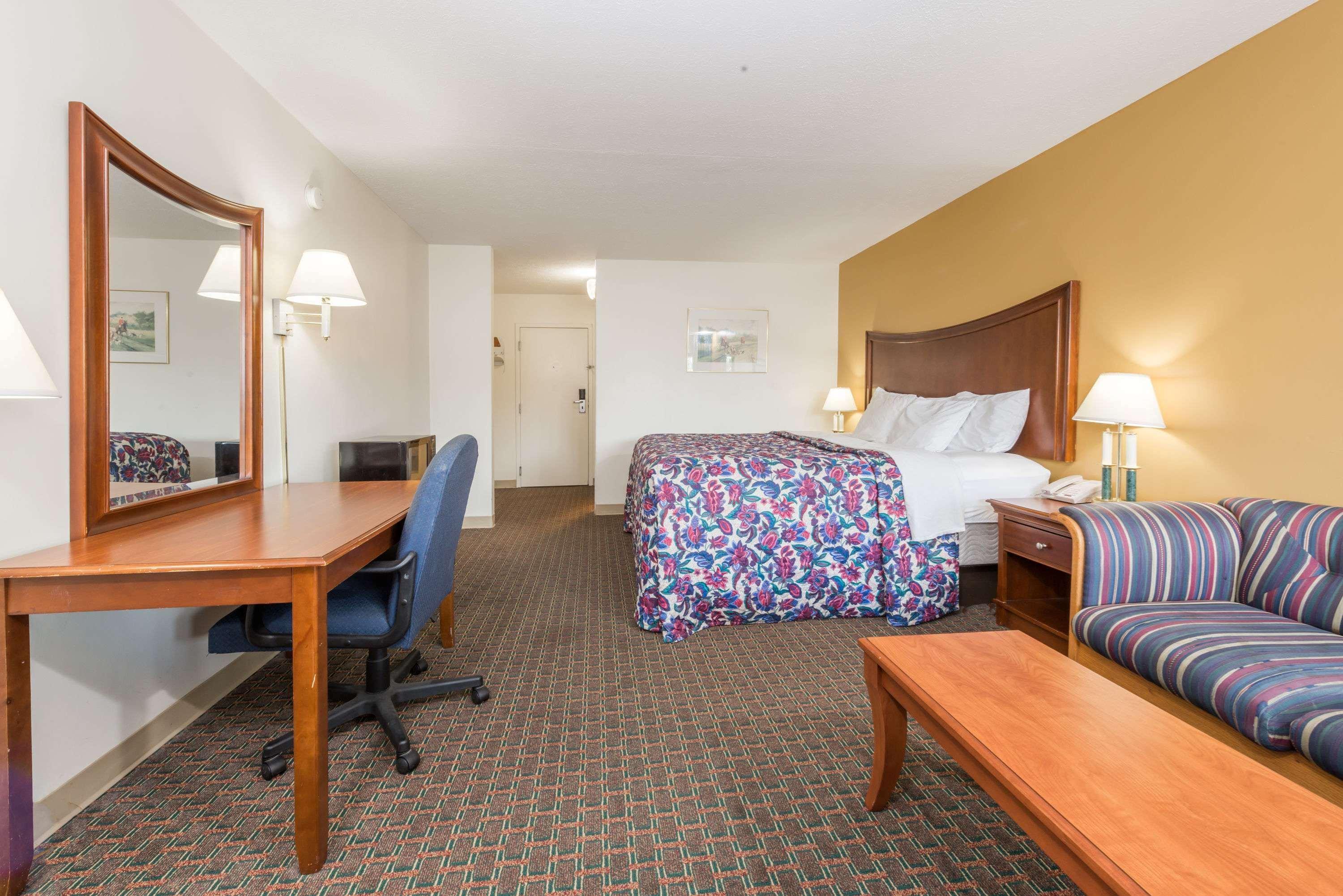 Days Inn By Wyndham Columbus In Exterior foto